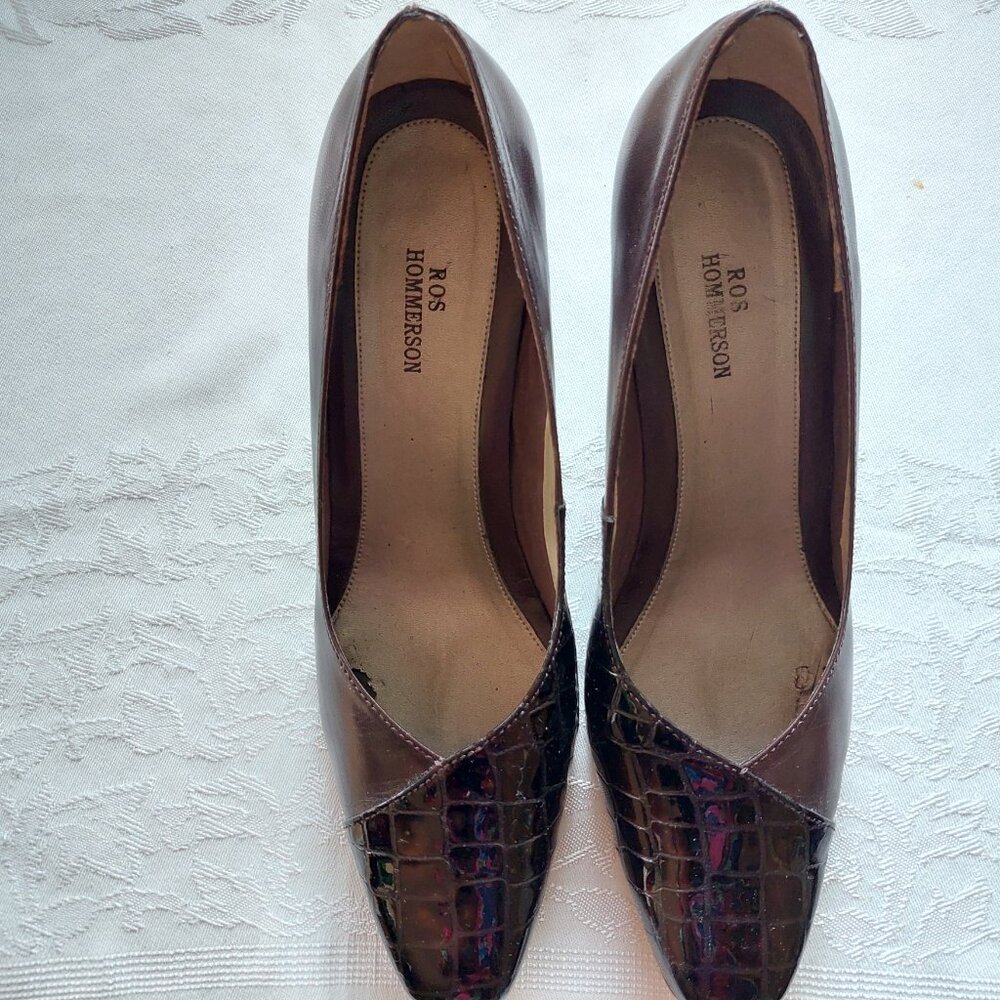 Ros Hommerson Women's Brown Crocodile Pattern Pumps, Size 8